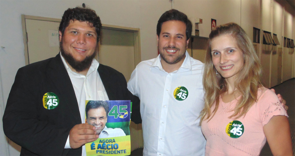 Samuel de Oliveira, Paulo Mathias,  líder do PSDB Jovem e Talita Eymael, da liderança jovem do PSDC em reunião com universitários na UNISANTANA, em São Paulo; agora é Aécio 45!